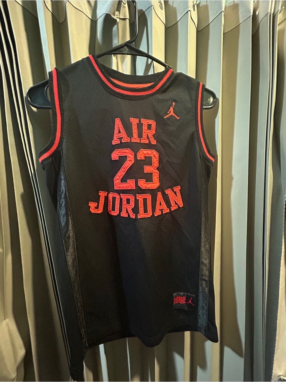 Air Jordan 23 Basketball Jersey 1992 boys Large